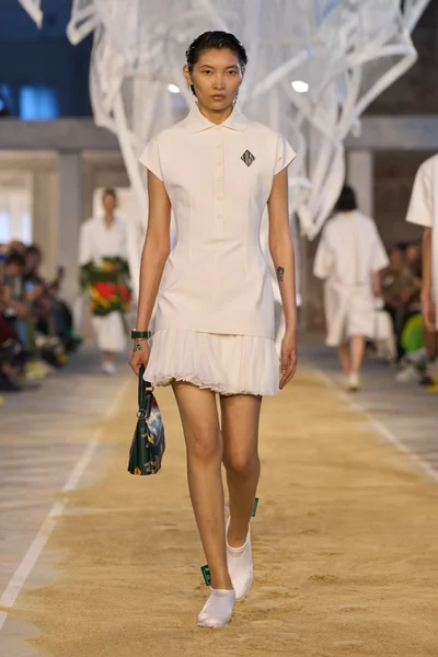 Look 24